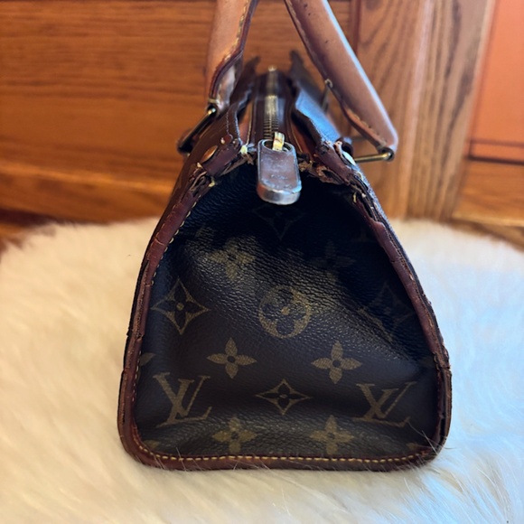 Louis Vuitton Monogram Popincourt Handbag (Authentic/Pre-loved) - Picture 9 of 16